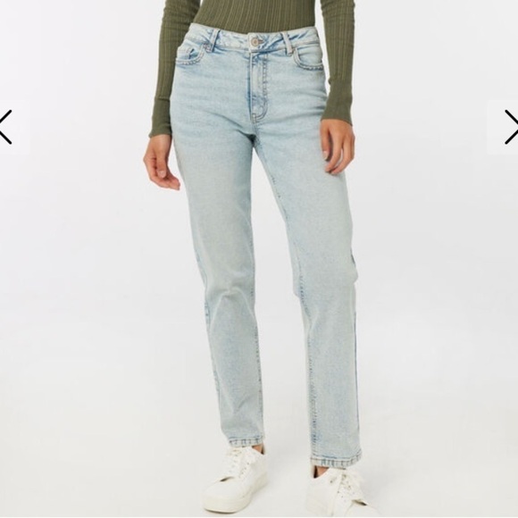 Ardene Denim - High Rise High Waist Light Wash Distressed Mom Jeans Size 26